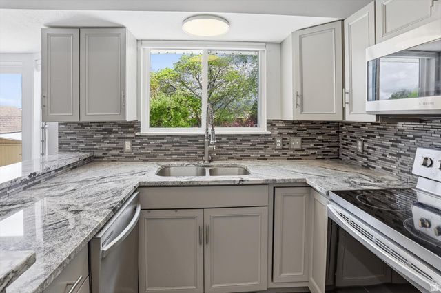 13575 S 2200 W, Riverton, UT 84065