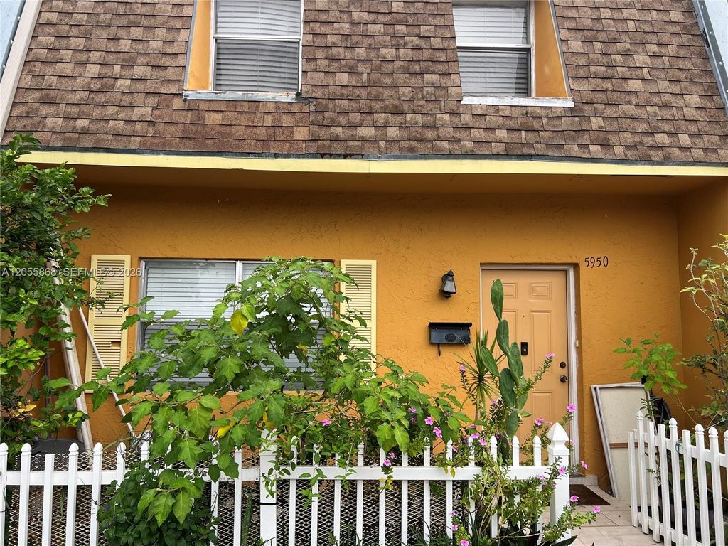 5950 NW 29th Place 109, Sunrise, FL 33313