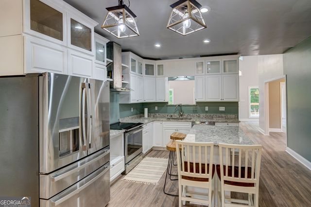 1010 Lakeland Drive, Toccoa, GA 30577