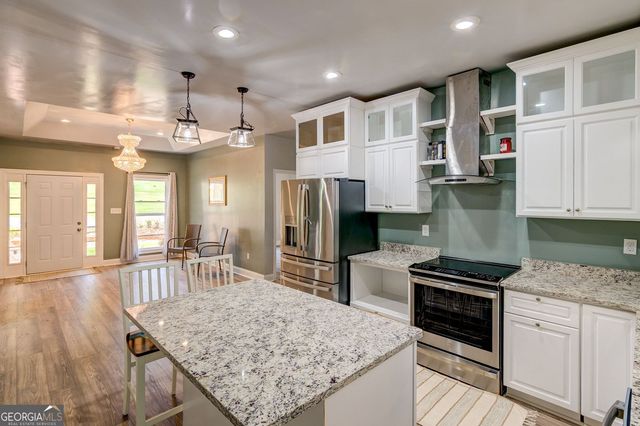 1010 Lakeland Drive, Toccoa, GA 30577