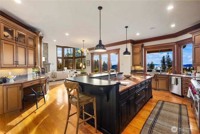 14131 67th Avenue W, Edmonds, WA 98026