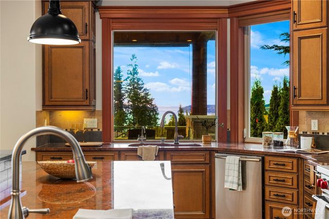 14131 67th Avenue W, Edmonds, WA 98026