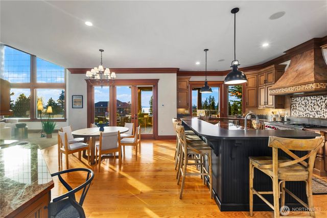 14131 67th Avenue W, Edmonds, WA 98026