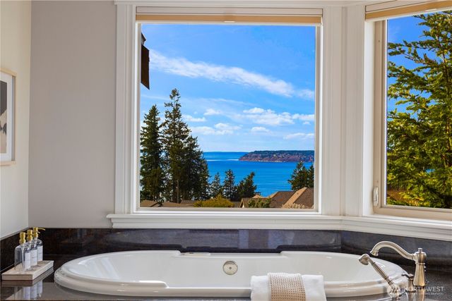 14131 67th Avenue W, Edmonds, WA 98026