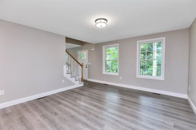 10 Phyllis Avenue, Raymond, NH 03077
