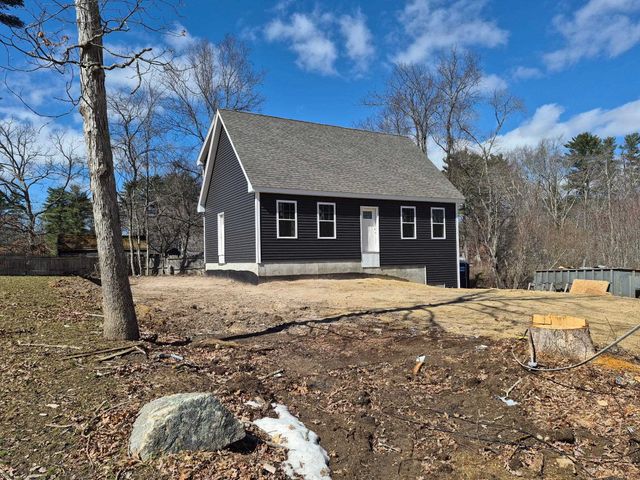 10 Phyllis Avenue, Raymond, NH 03077