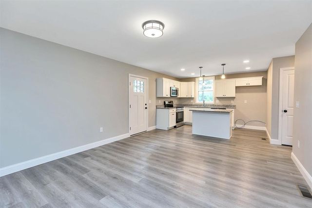 10 Phyllis Avenue, Raymond, NH 03077