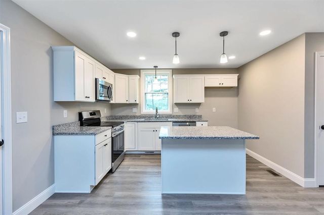 10 Phyllis Avenue, Raymond, NH 03077