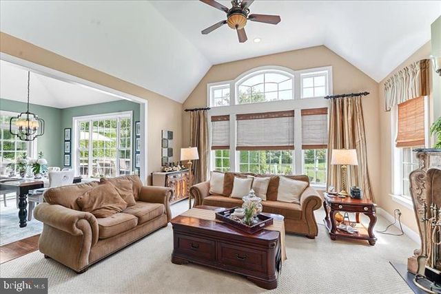 882 SHAVERTOWN RD, Garnet Valley, PA 19060