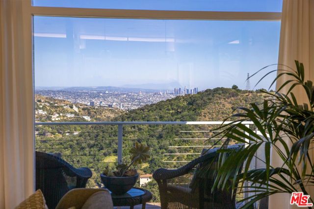 8656 Skyline Drive, Los Angeles, CA 90046