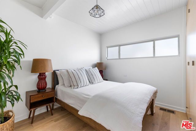 8656 Skyline Drive, Los Angeles, CA 90046