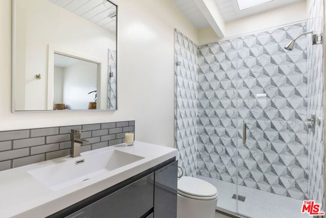 8656 Skyline Drive, Los Angeles, CA 90046