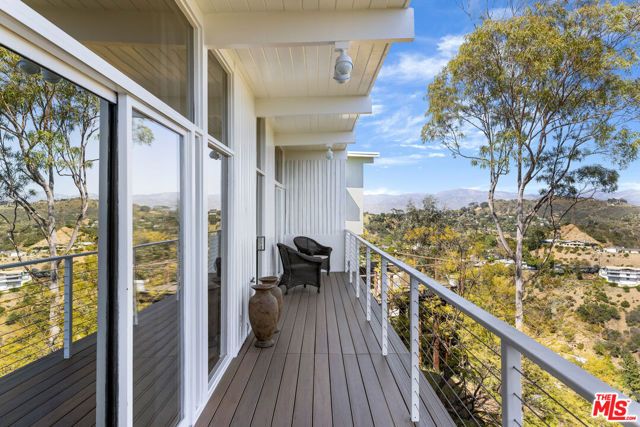 8656 Skyline Drive, Los Angeles, CA 90046