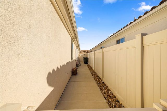1385 Via La Presa, Hemet, CA 92545