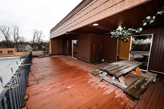 3950 Dundee Road 302, Northbrook, IL 60062