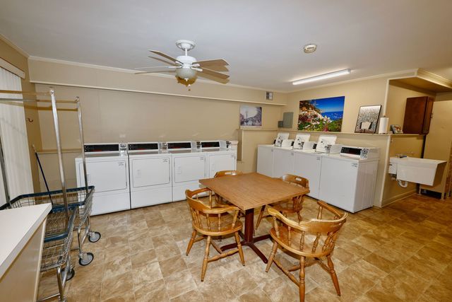 3950 Dundee Road 302, Northbrook, IL 60062