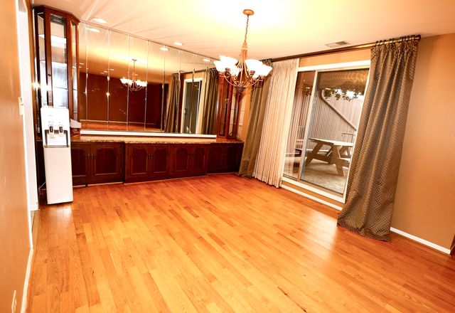 3950 Dundee Road 302, Northbrook, IL 60062