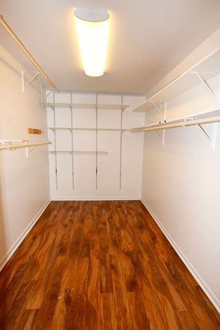 3950 Dundee Road 302, Northbrook, IL 60062