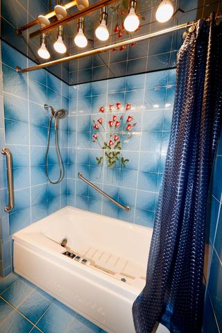 3950 Dundee Road 302, Northbrook, IL 60062