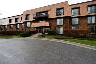 3950 Dundee Road 302, Northbrook, IL 60062