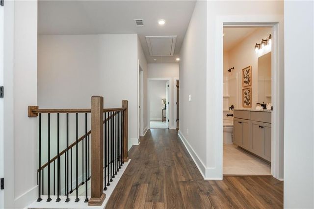 5552 Keswick Drive, Flowery Branch, GA 30542