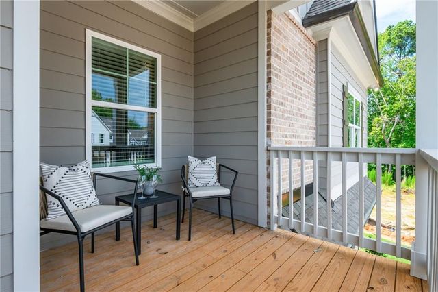 5552 Keswick Drive, Flowery Branch, GA 30542