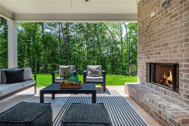 5552 Keswick Drive, Flowery Branch, GA 30542