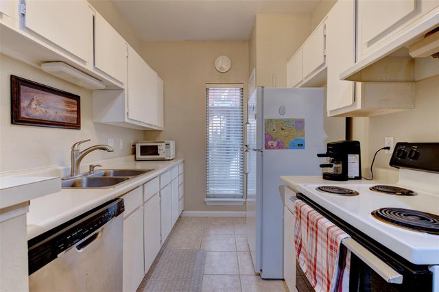 2300 Augusta Drive 29, Houston, TX 77057