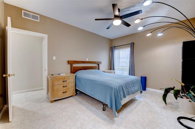 2300 Augusta Drive 29, Houston, TX 77057