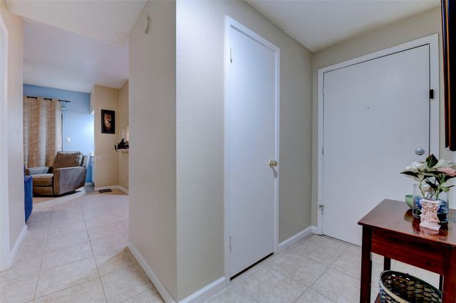 2300 Augusta Drive 29, Houston, TX 77057