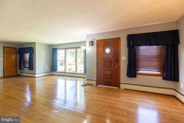 5 ORCHARD CIRCLE, Greencastle, PA 17225