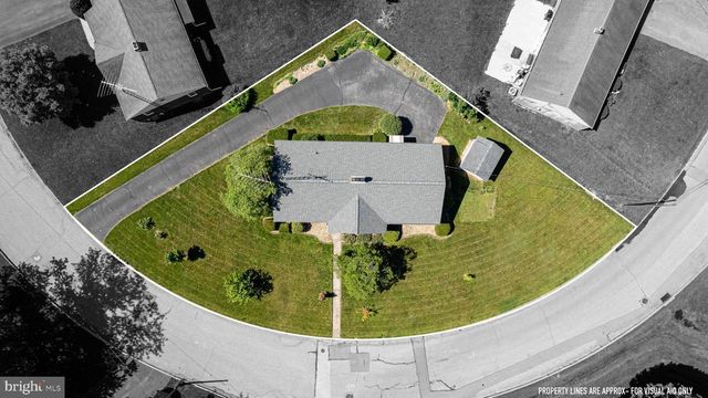 5 ORCHARD CIRCLE, Greencastle, PA 17225