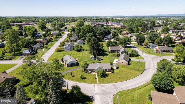 5 ORCHARD CIRCLE, Greencastle, PA 17225