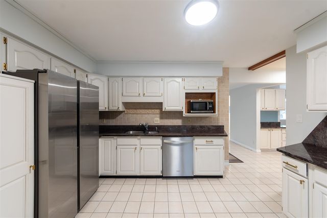 46105 W Seven Mile Road, Northville, MI 48167