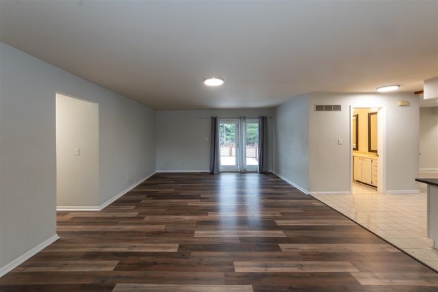 46105 W Seven Mile Road, Northville, MI 48167