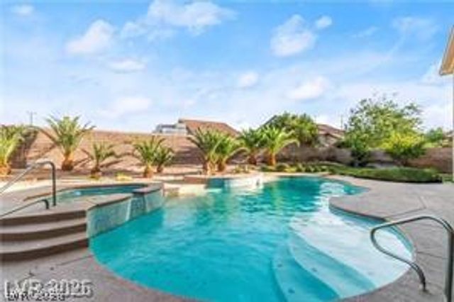 10234 Renae Nicole Court, Las Vegas, NV 89183