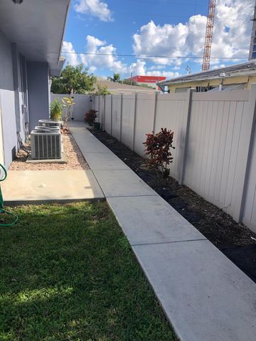 2212 SE 4th Avenue, Fort Lauderdale, FL 33316