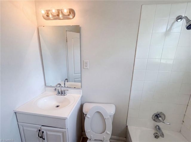 920 Elm Street, Burlington, NC 27217