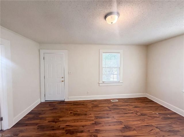 920 Elm Street, Burlington, NC 27217