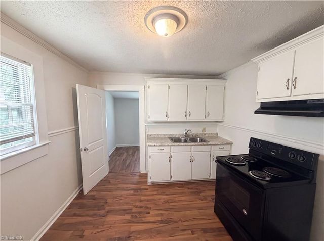 920 Elm Street, Burlington, NC 27217