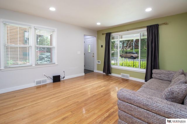 2510 N 51 Street, Omaha, NE 68104