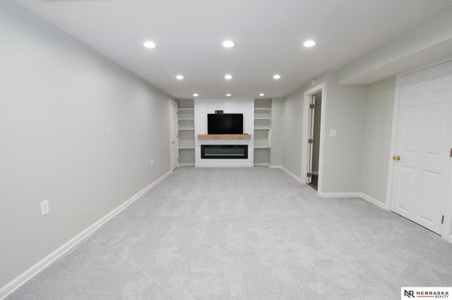 2510 N 51 Street, Omaha, NE 68104