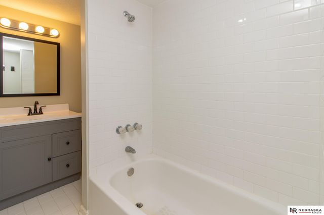 2510 N 51 Street, Omaha, NE 68104