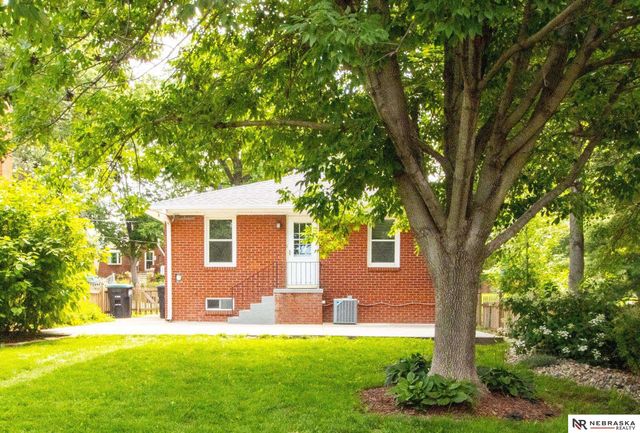 2510 N 51 Street, Omaha, NE 68104
