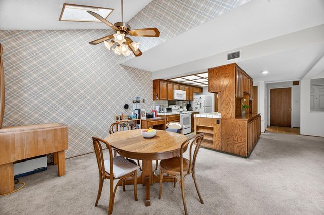 30 Park Place Ct, Sacramento, CA 95831