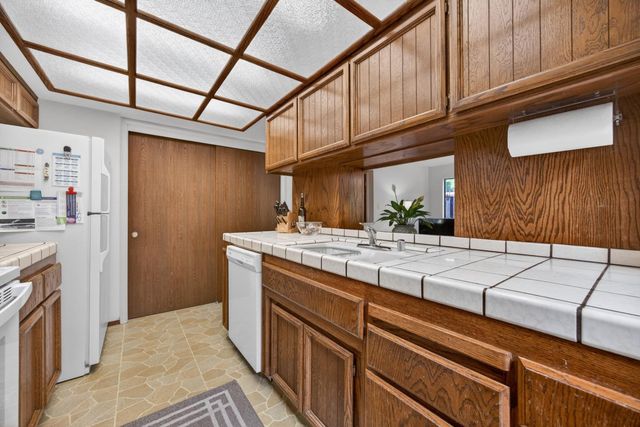 30 Park Place Ct, Sacramento, CA 95831