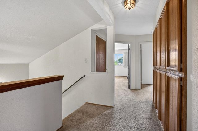 30 Park Place Ct, Sacramento, CA 95831