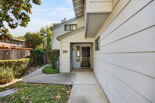 30 Park Place Ct, Sacramento, CA 95831