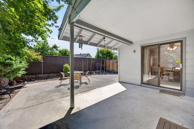30 Park Place Ct, Sacramento, CA 95831