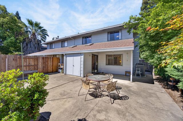 30 Park Place Ct, Sacramento, CA 95831